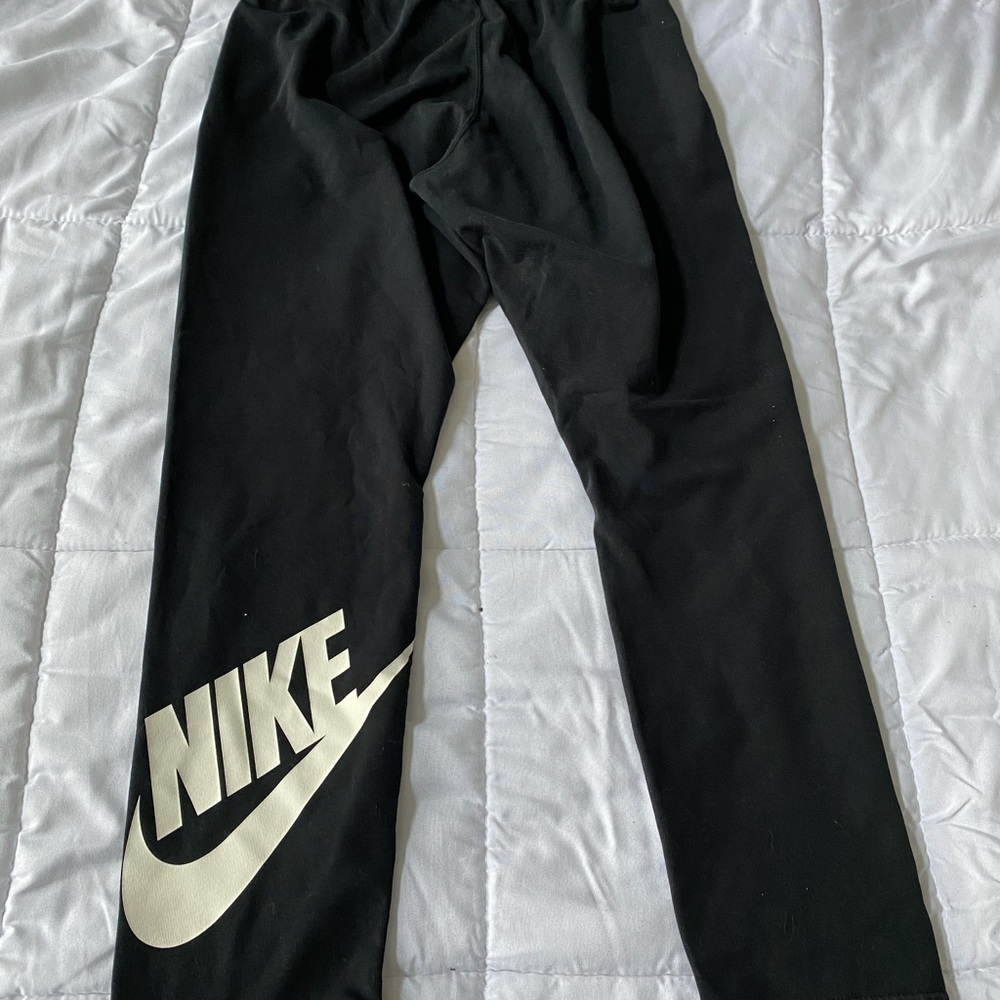 Nike Crop Leggings Medium
